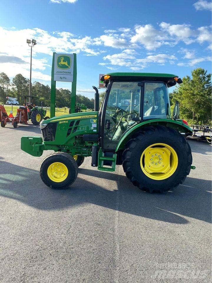 John Deere 5075E Traktorji
