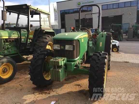 John Deere 5515 Traktorji