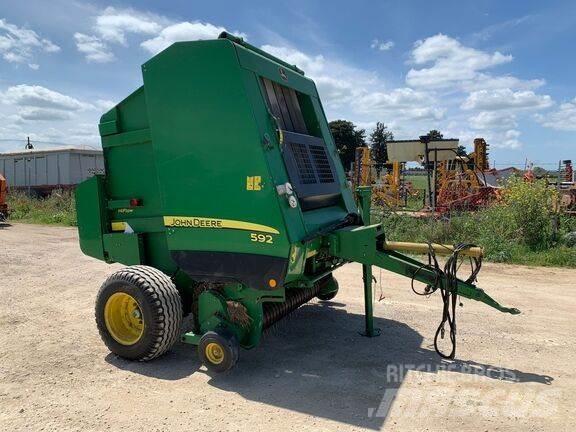 John Deere 592 Balirke (okrogle bale)