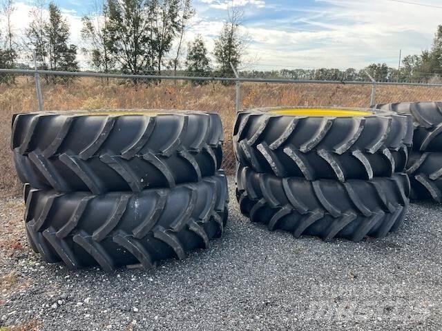 John Deere 600R Vlečne škropilnice