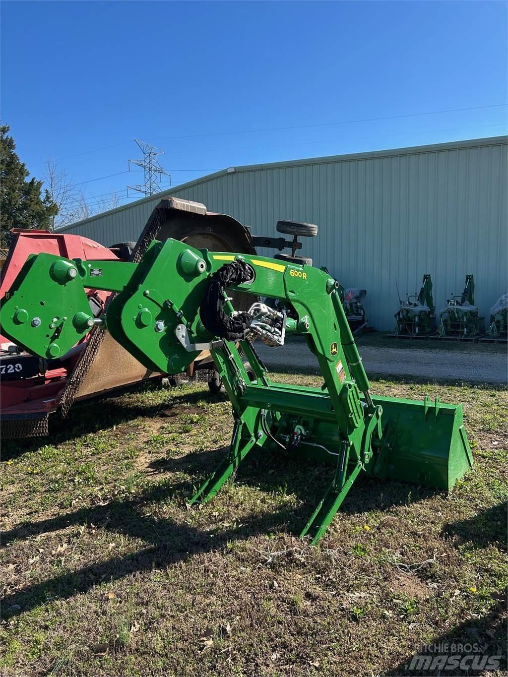 John Deere 600R Traktorji