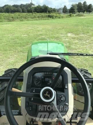 John Deere 6105E Traktorji