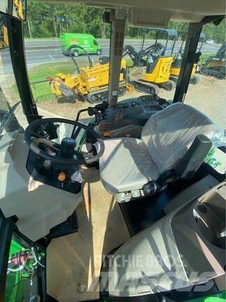 John Deere 6105E Traktorji