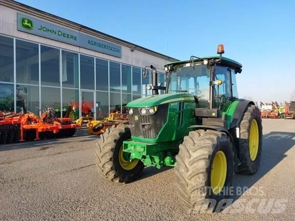 John Deere 6105M Traktorji