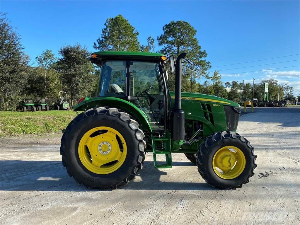 John Deere 6135E Traktorji