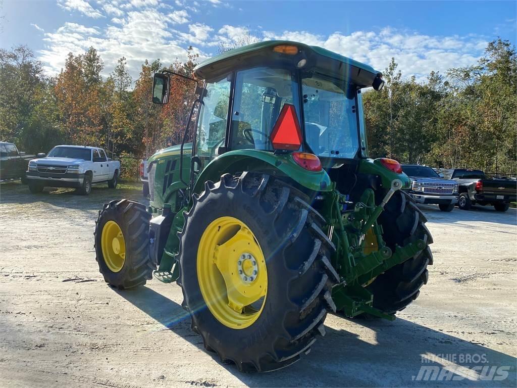 John Deere 6135E Traktorji