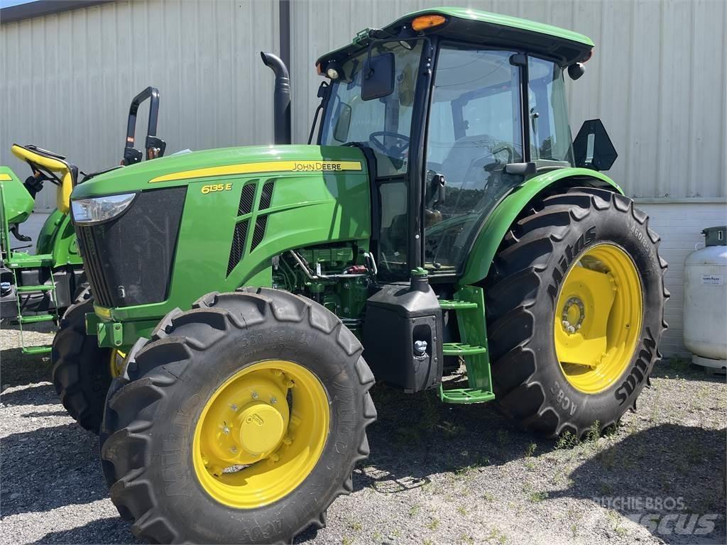 John Deere 6135E Traktorji