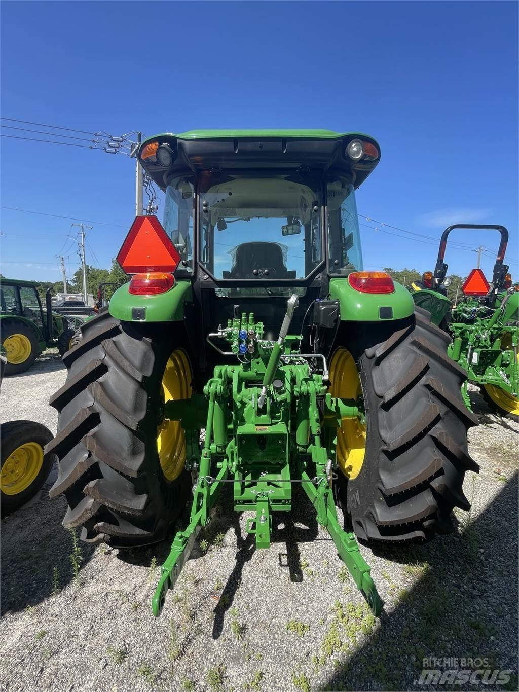 John Deere 6135E Traktorji