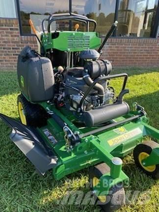 John Deere 636M Vrtni traktor kosilnice