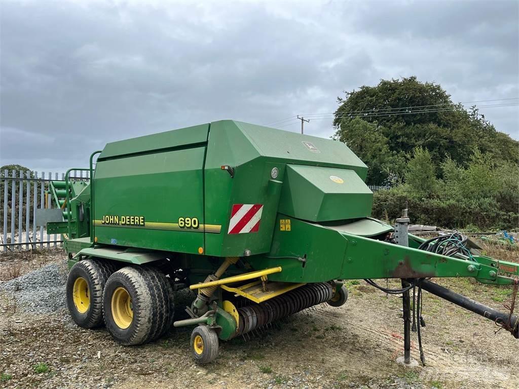 John Deere 690 Balirke (kvadratne bale)