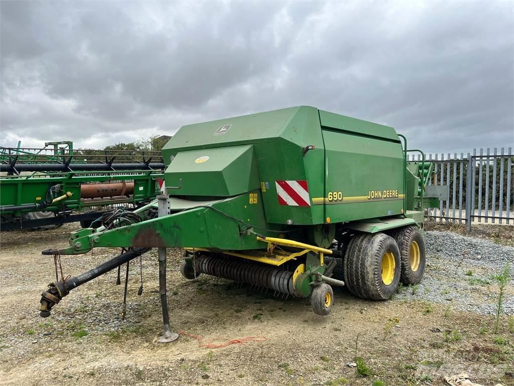 John Deere 690 Balirke (kvadratne bale)