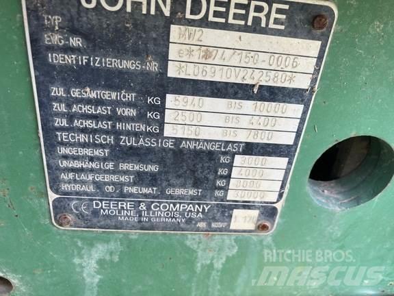 John Deere 6910 Traktorji