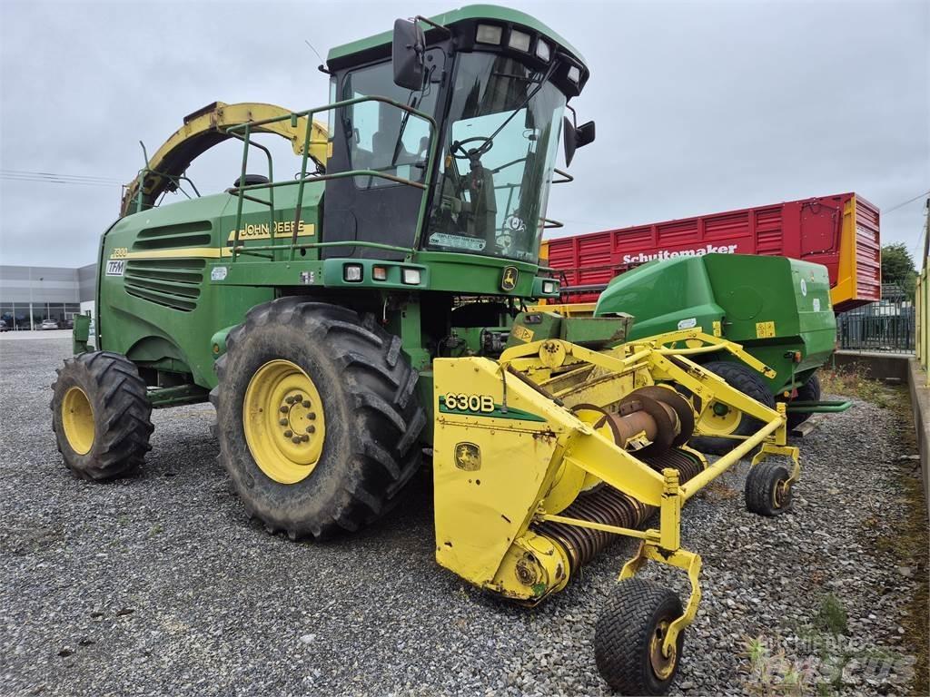 John Deere 7300 Kombajni za krmo