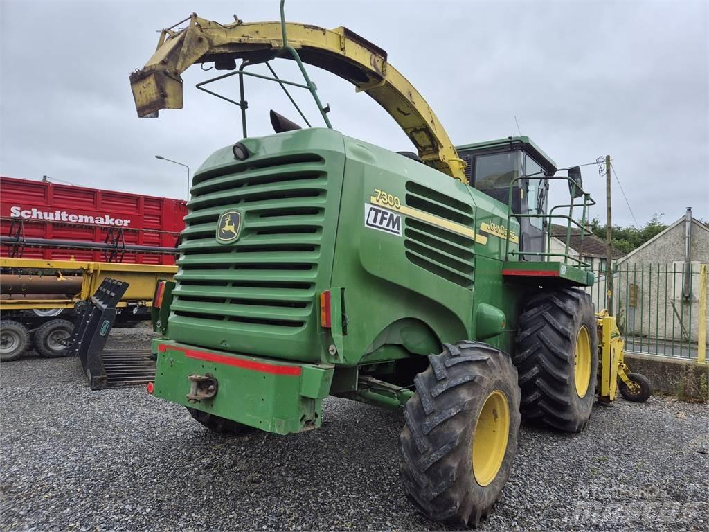 John Deere 7300 Kombajni za krmo
