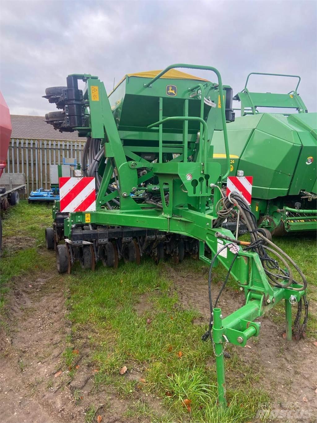 John Deere 750A Sejalnice