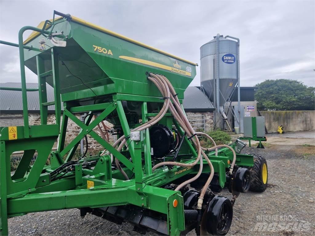 John Deere 750A Sejalnice