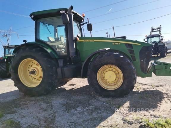 John Deere 8295R Traktorji