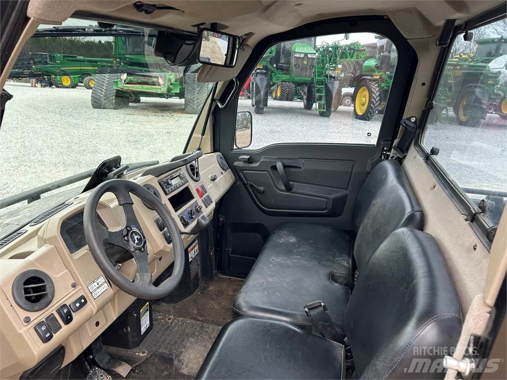 John Deere 835R Pomožni stroji