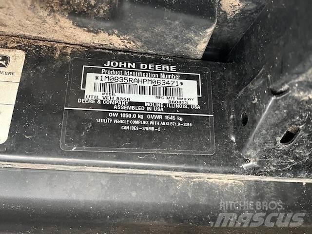 John Deere 835R Pomožni stroji