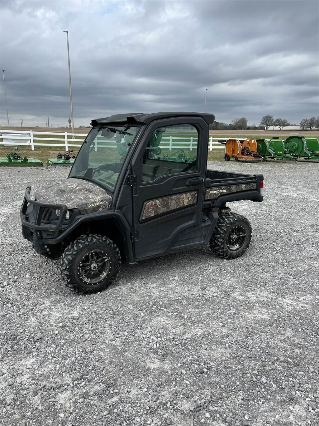 John Deere 835R Pomožni stroji