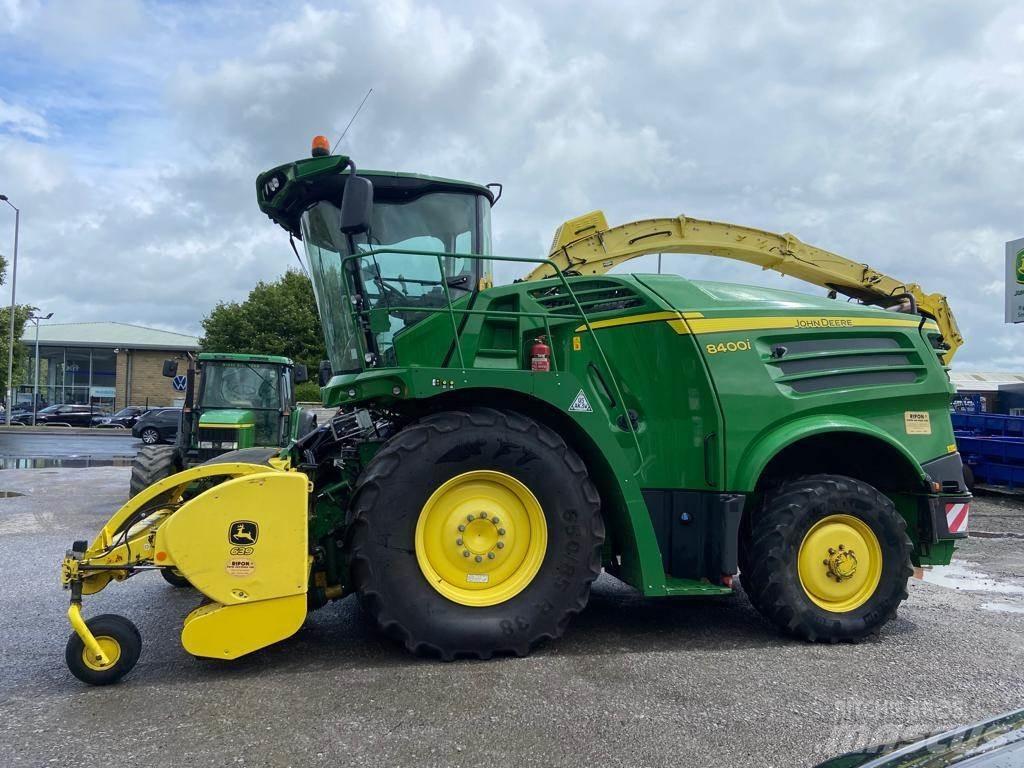 John Deere 8400i Kombajni za krmo