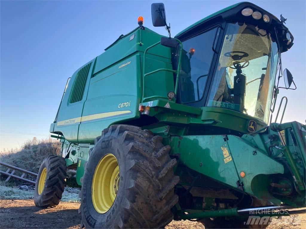 John Deere C670 Kombajni
