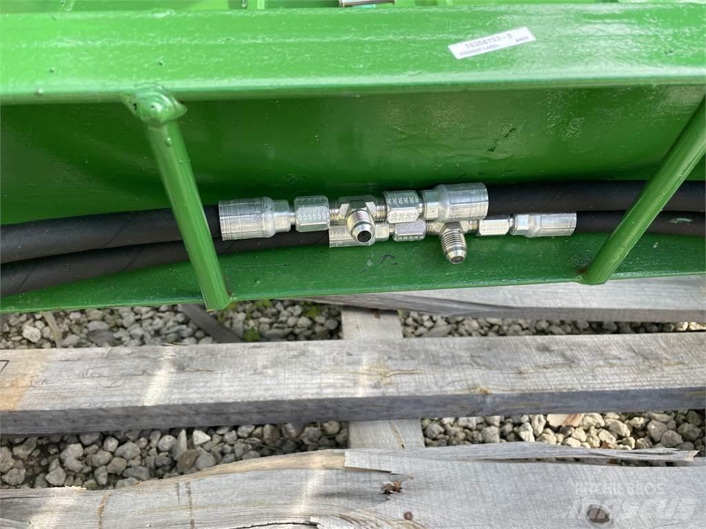 John Deere CR61G Druga oprema za traktorje