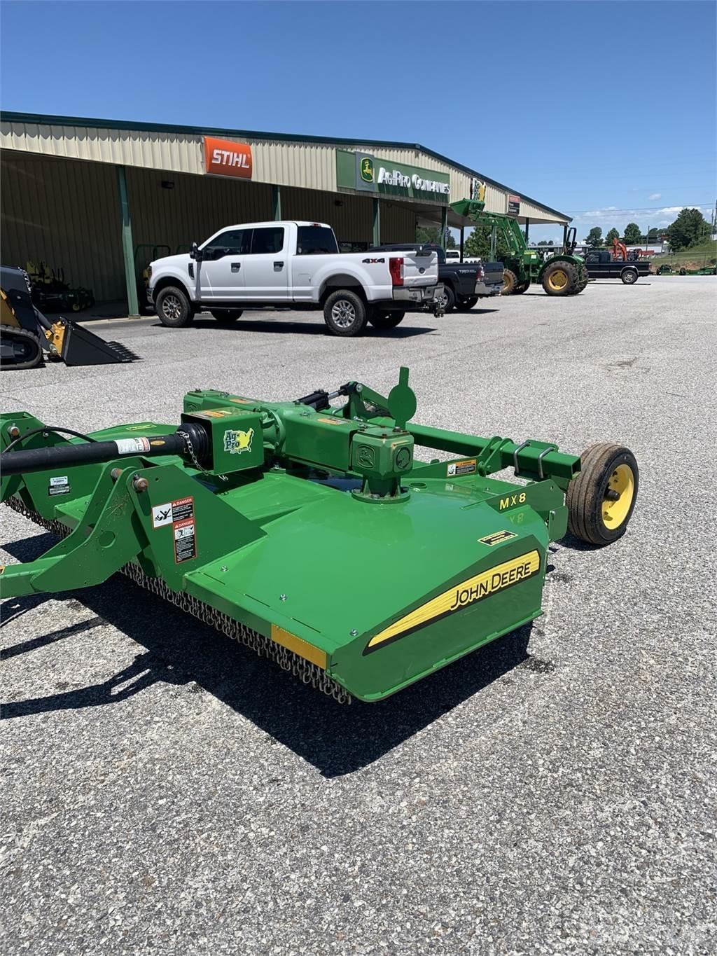 John Deere MX8 Rezač za bale, oprema za rezanje in odvijanje bal