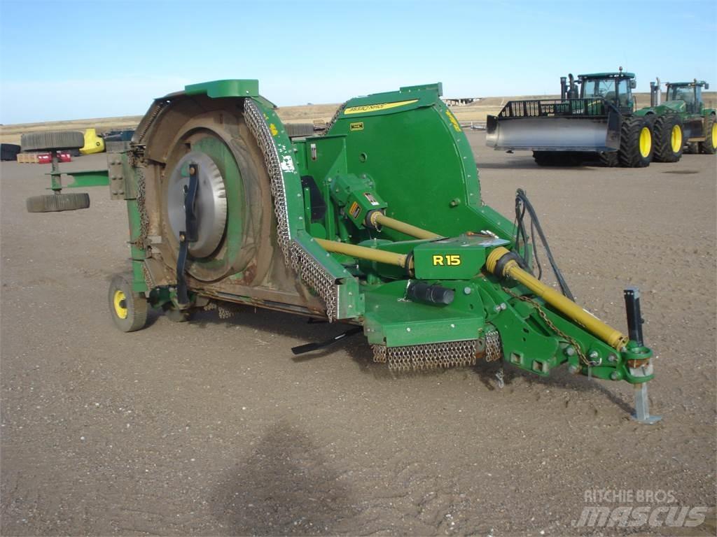 John Deere R15 Rezač za bale, oprema za rezanje in odvijanje bal