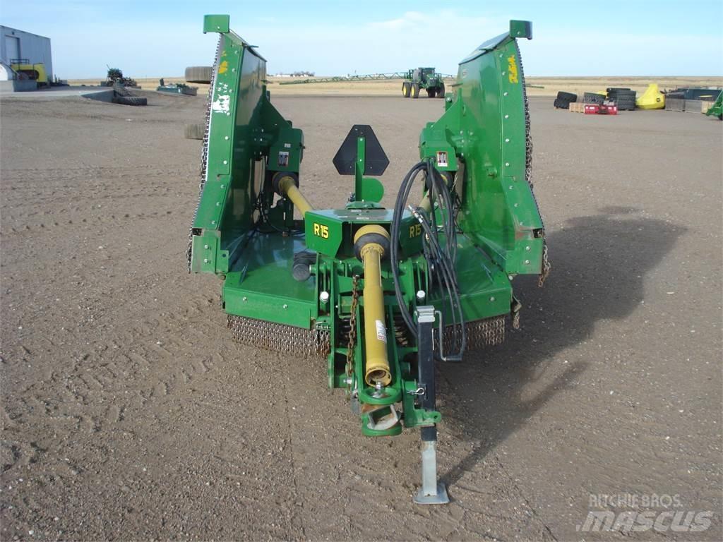 John Deere R15 Rezač za bale, oprema za rezanje in odvijanje bal