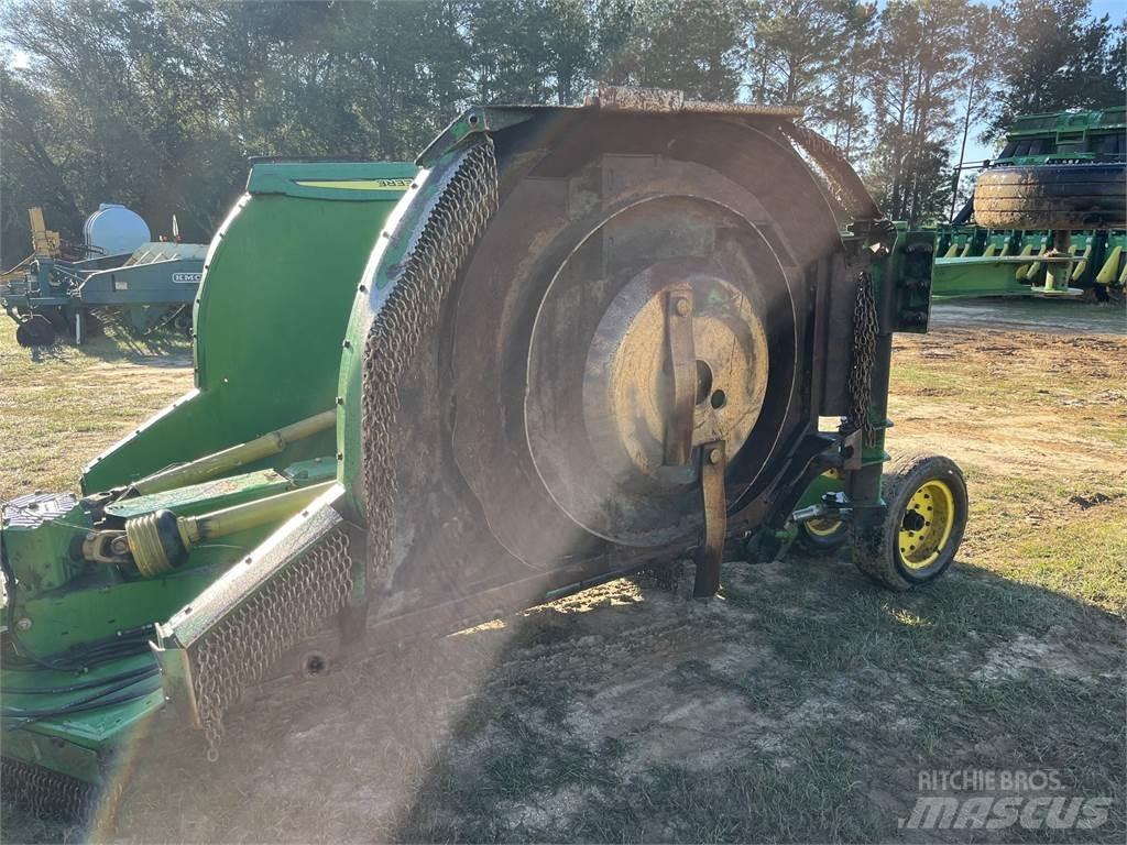 John Deere R15 Rezač za bale, oprema za rezanje in odvijanje bal