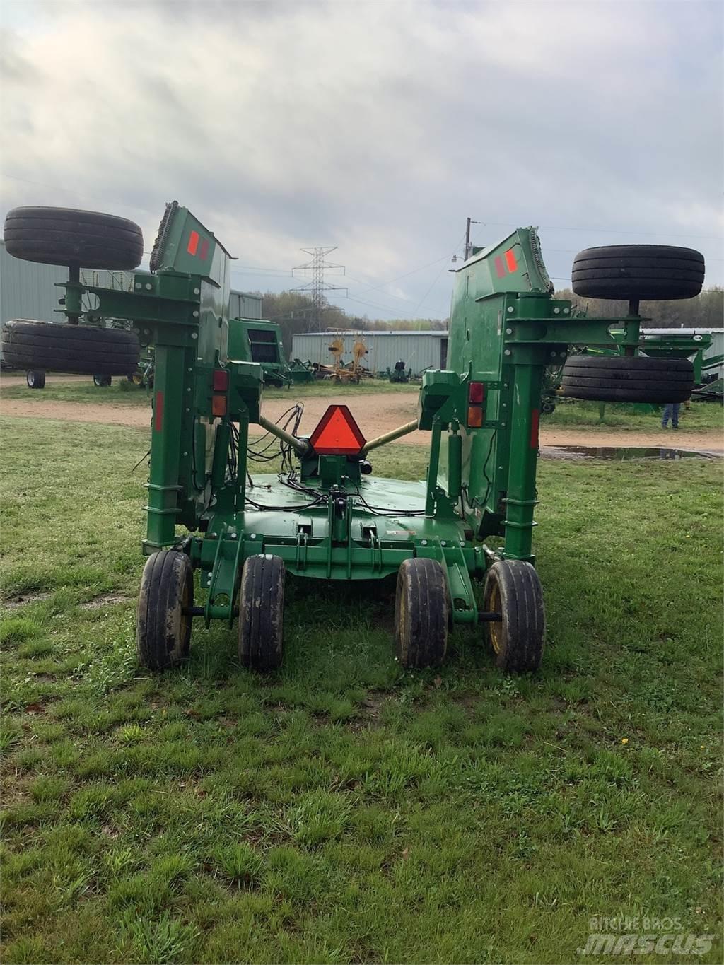 John Deere R20 Rezač za bale, oprema za rezanje in odvijanje bal