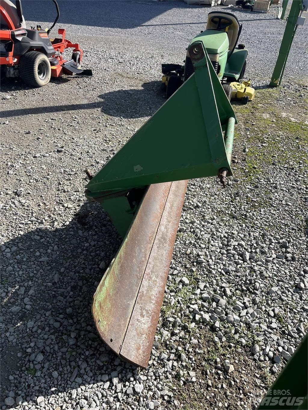 John Deere RB60 Snežne deske in plugi