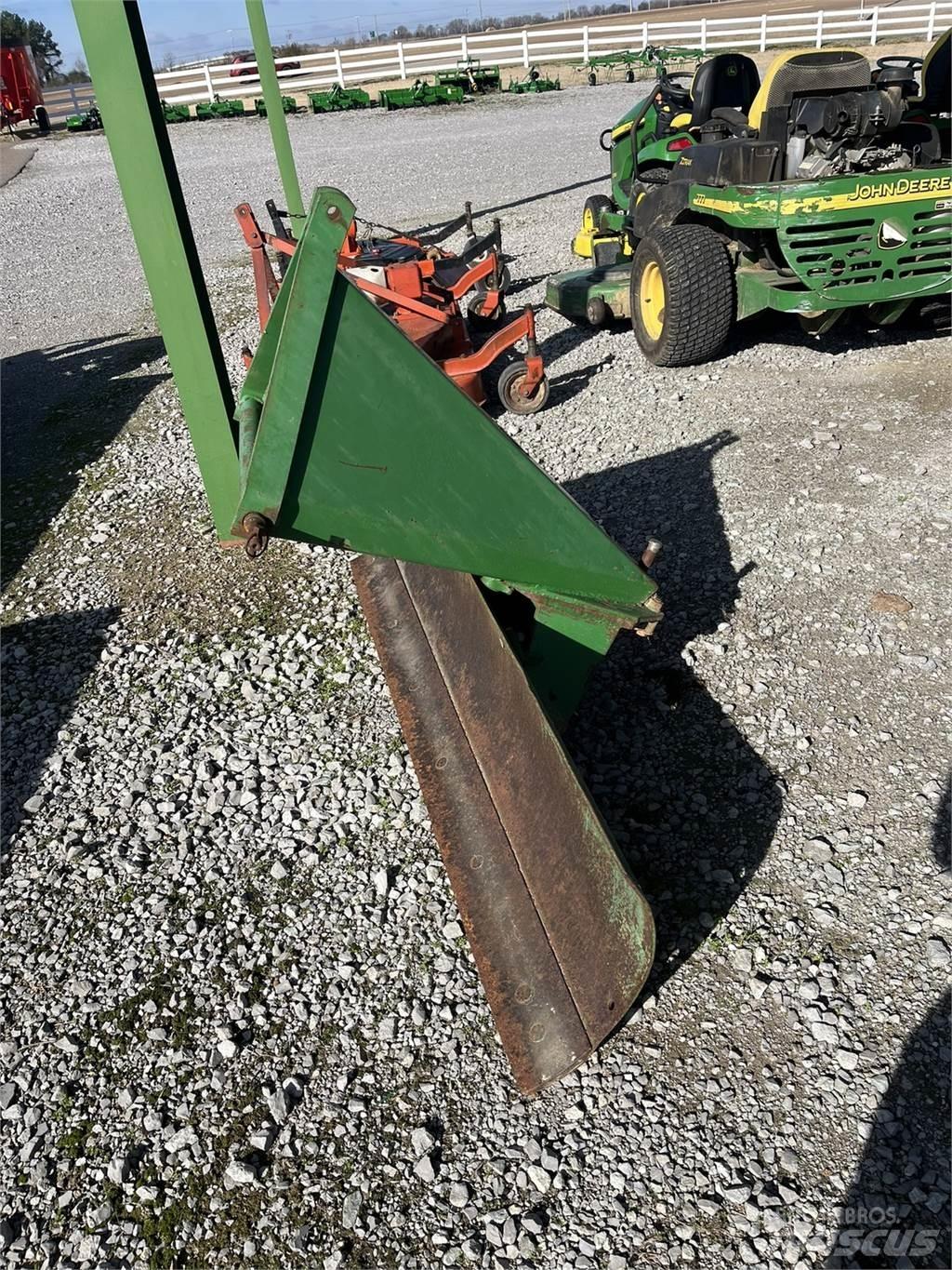 John Deere RB60 Snežne deske in plugi