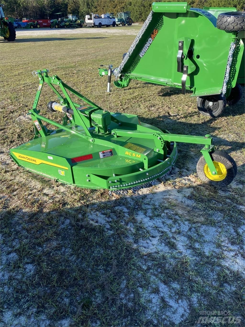 John Deere RC5M Bale shredders, cutters and unrollers