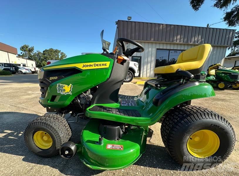 John Deere S100 Vrtni traktor kosilnice
