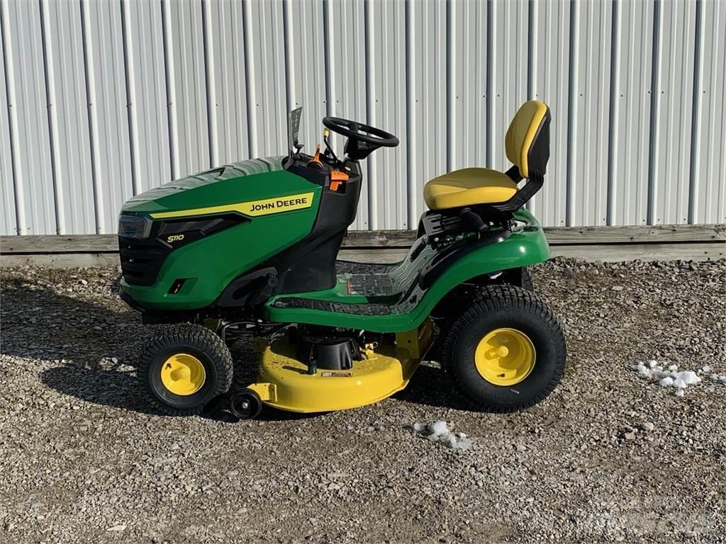 John Deere S110 Vrtni traktor kosilnice