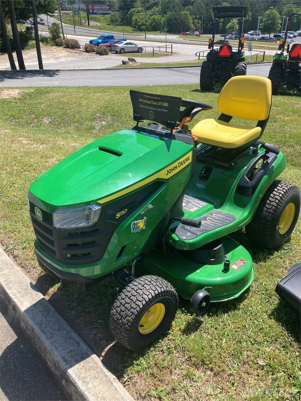 John Deere S110 Vrtni traktor kosilnice