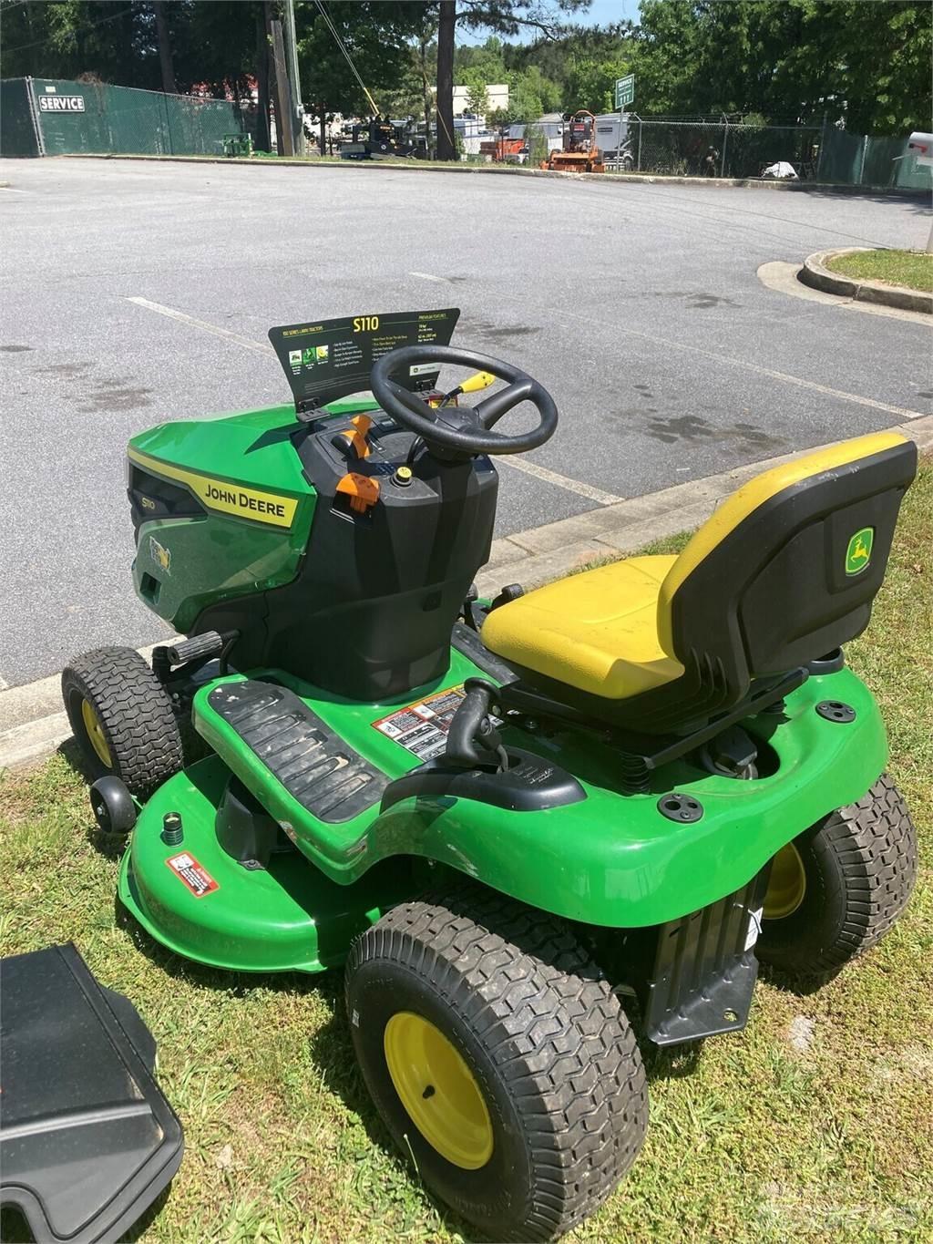 John Deere S110 Vrtni traktor kosilnice