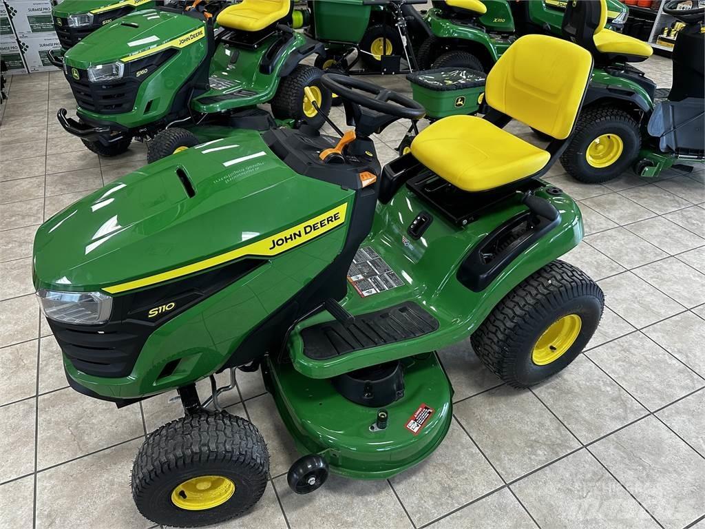John Deere S110 Vrtni traktor kosilnice