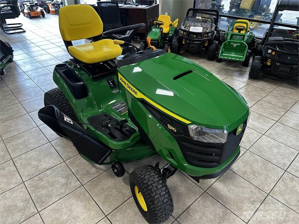 John Deere S110 Vrtni traktor kosilnice