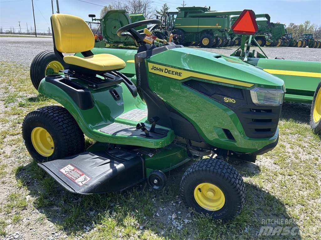John Deere S110 Manjši traktorji