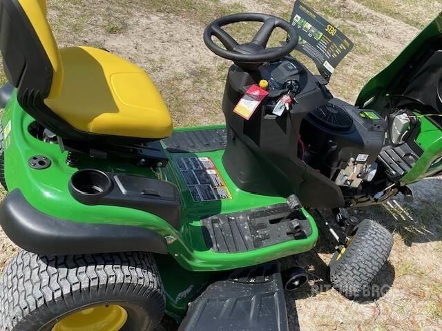 John Deere S130 Vrtni traktor kosilnice