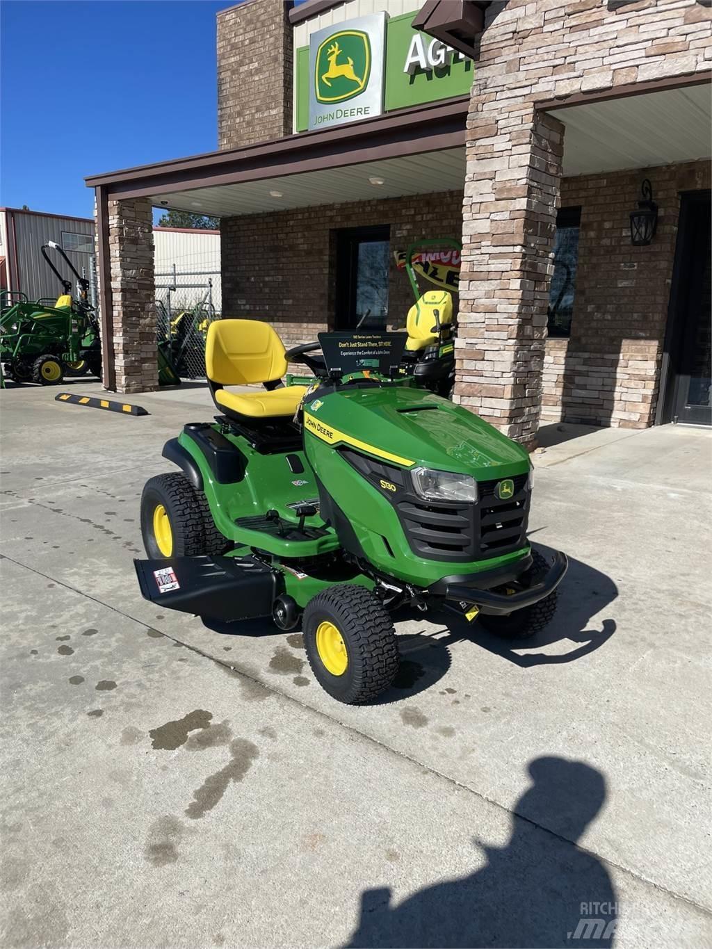 John Deere S130 Vrtni traktor kosilnice