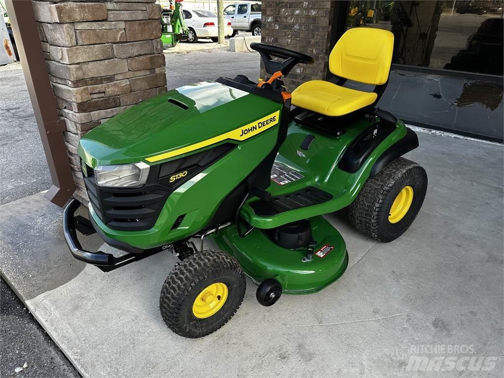 John Deere S130 Vrtni traktor kosilnice