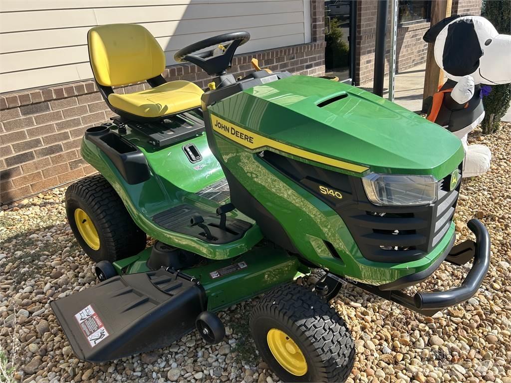 John Deere S140 Vrtni traktor kosilnice