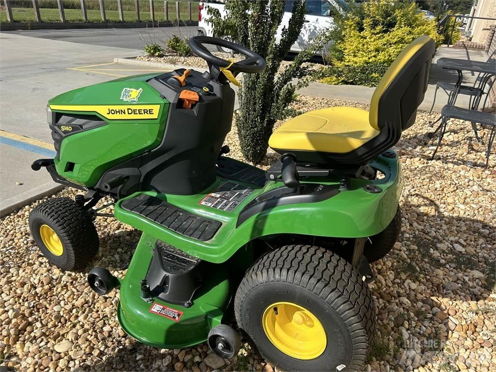 John Deere S140 Vrtni traktor kosilnice