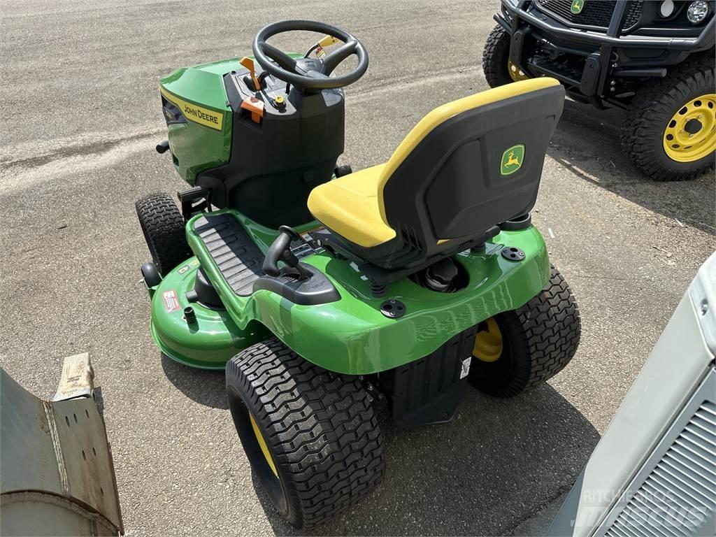 John Deere S220 Vrtni traktor kosilnice
