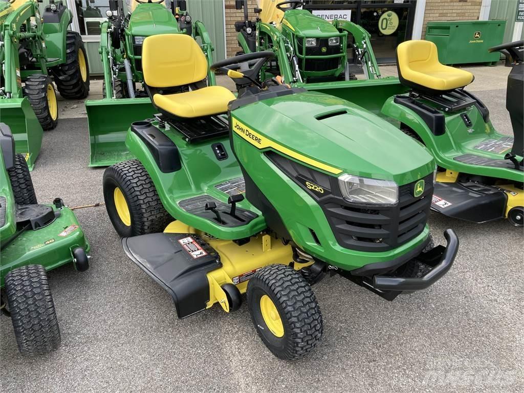John Deere S220 Manjši traktorji