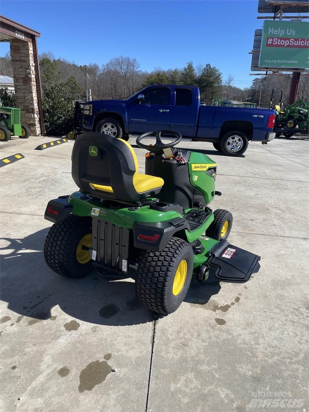 John Deere S240 Manjši traktorji
